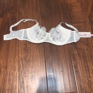 Victoria’s Secret bra (brand new with tag)